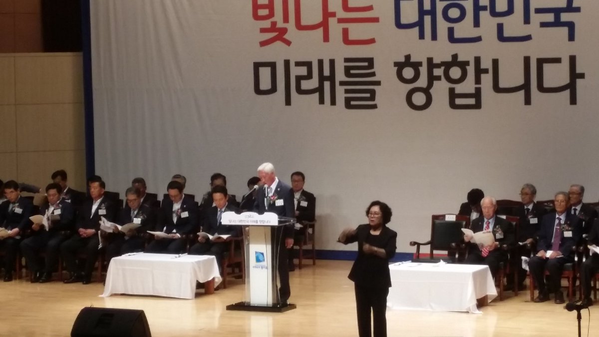 라설 tweet media