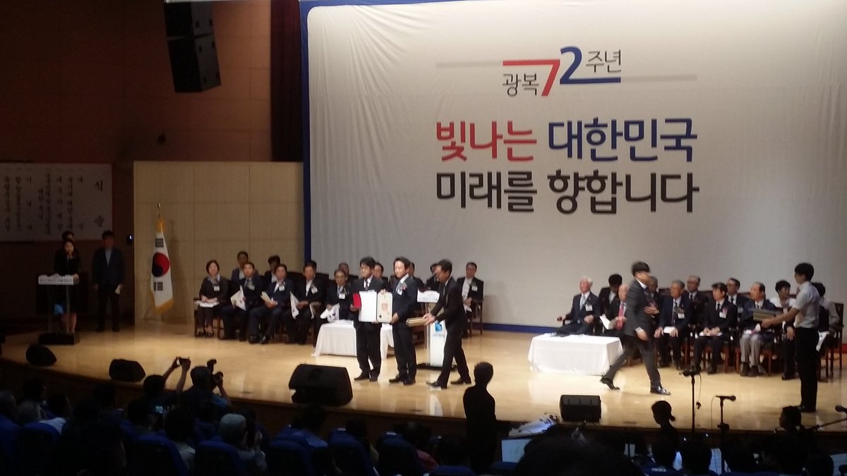 라설 tweet media