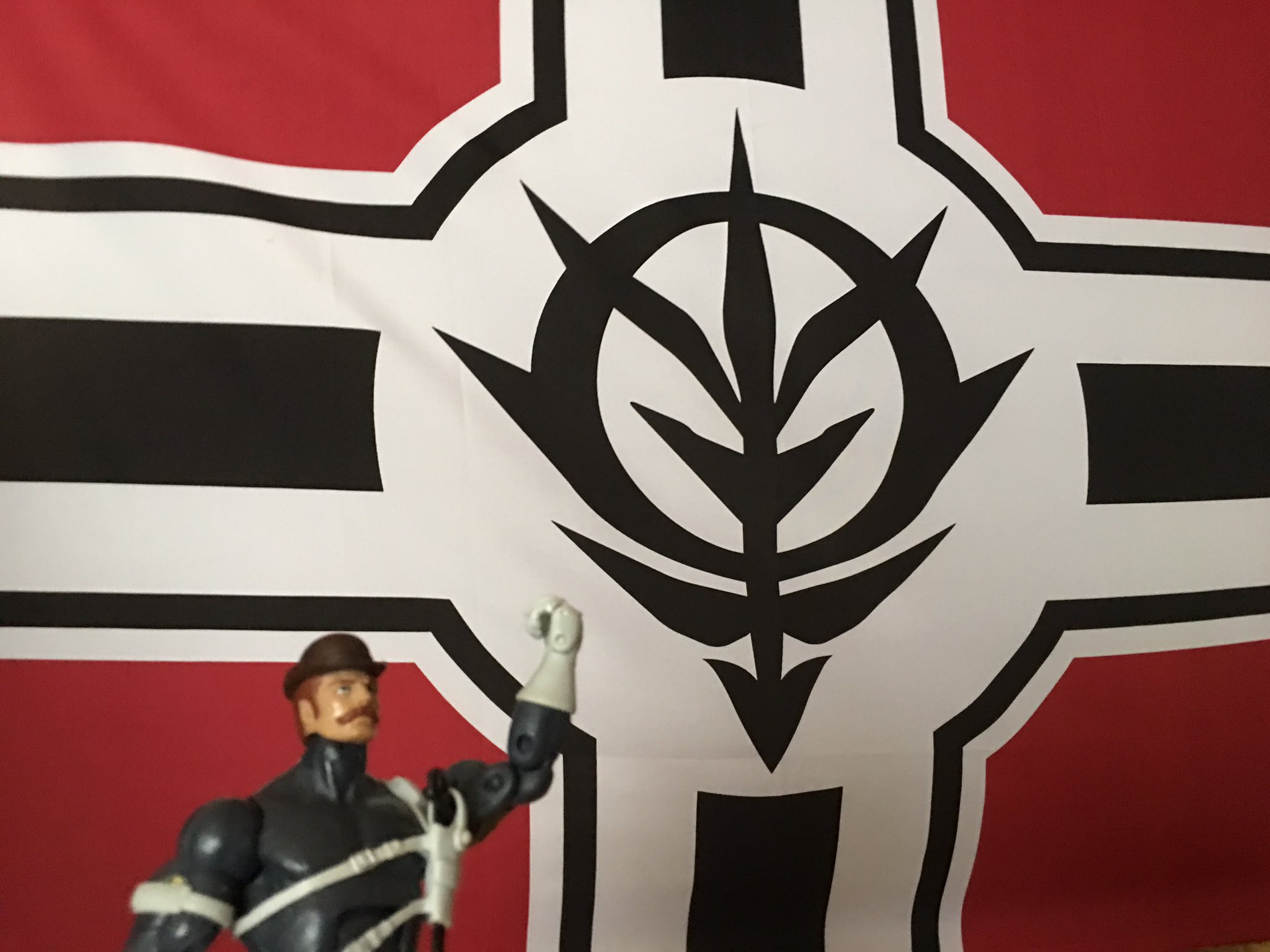 横浜行きたい 名将デューガン ありがとう咲良革命 我が部屋にはジオン国旗が掲揚されています T Co Ucmqypcote Twitter