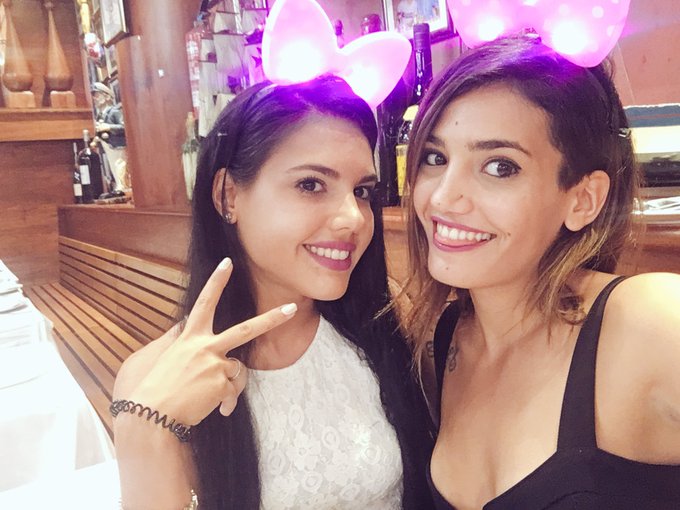 Hoyyyy con mi apo @APOLONIAPORN 😍💜 https://t.co/lUi62ANYlA<a class="tags" href="/tag/apoloniaporn">@apoloniaporn</a>