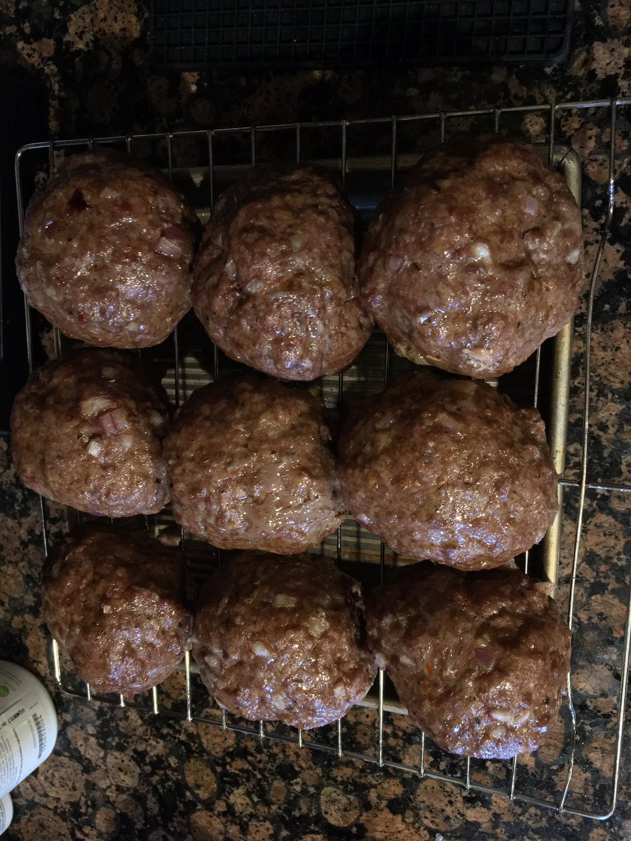 SammyC49's tweet photo. #groundbeef #italiansausage #groundbison #meatballs! https://t.co/nwvlaiiVg6
