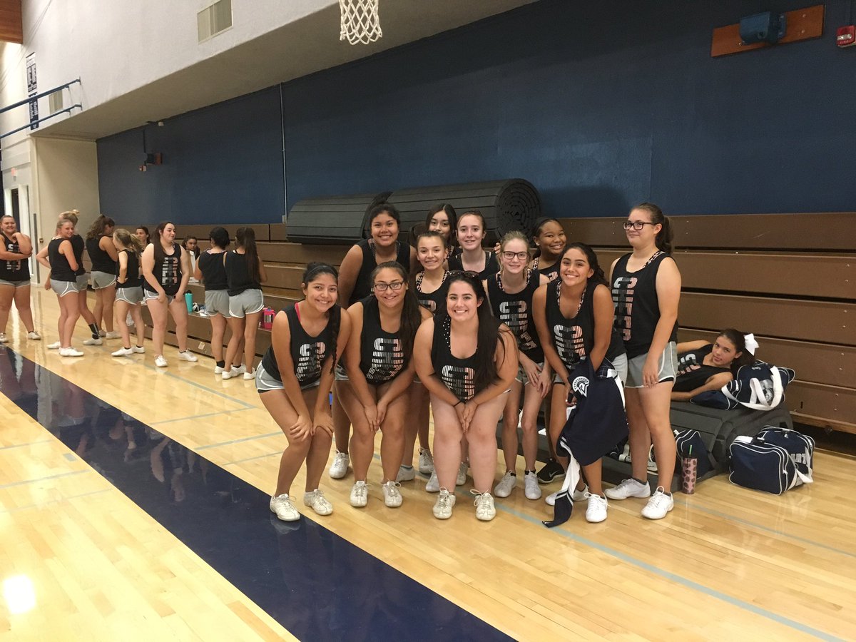 EspartoHS's tweet photo. Fall sports are underway...like ying and yang, here are Football and Cheer. #EHSPride #GoSpartans https://t.co/v178xDqL3j