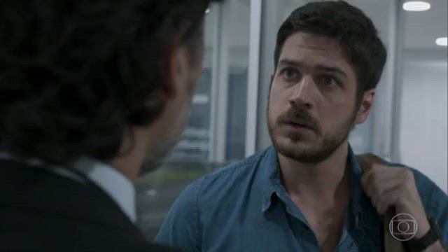 ZAMENZA's tweet photo. "Tem uma ordem de prisão contra o senhor." "ÉGUA!" 
Coitado do Zequinha... #AForçaDoQuerer https://t.co/dAU8F7GLwZ