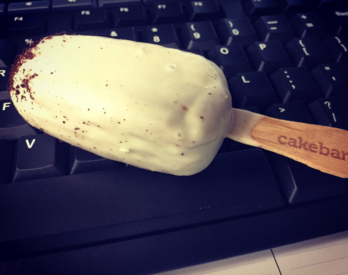 ticklebelly's tweet photo. Need a pick-me-up snack to get you through the afternoon slump?! Tickle your belly with a #cookiesandcream #cakebar. #Sweetenthemonday https://t.co/u6BHde9M1a