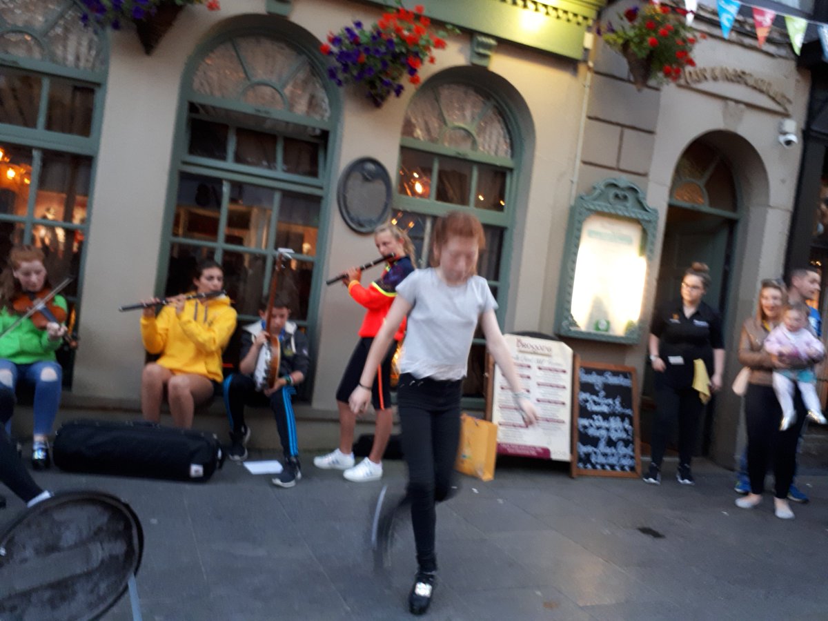 HayesEnnis's tweet photo. 7 more  day of Fleadh 2017 in Ennis. @VisitClare @CliffsofMoher1 https://t.co/tbAmC0FMUO