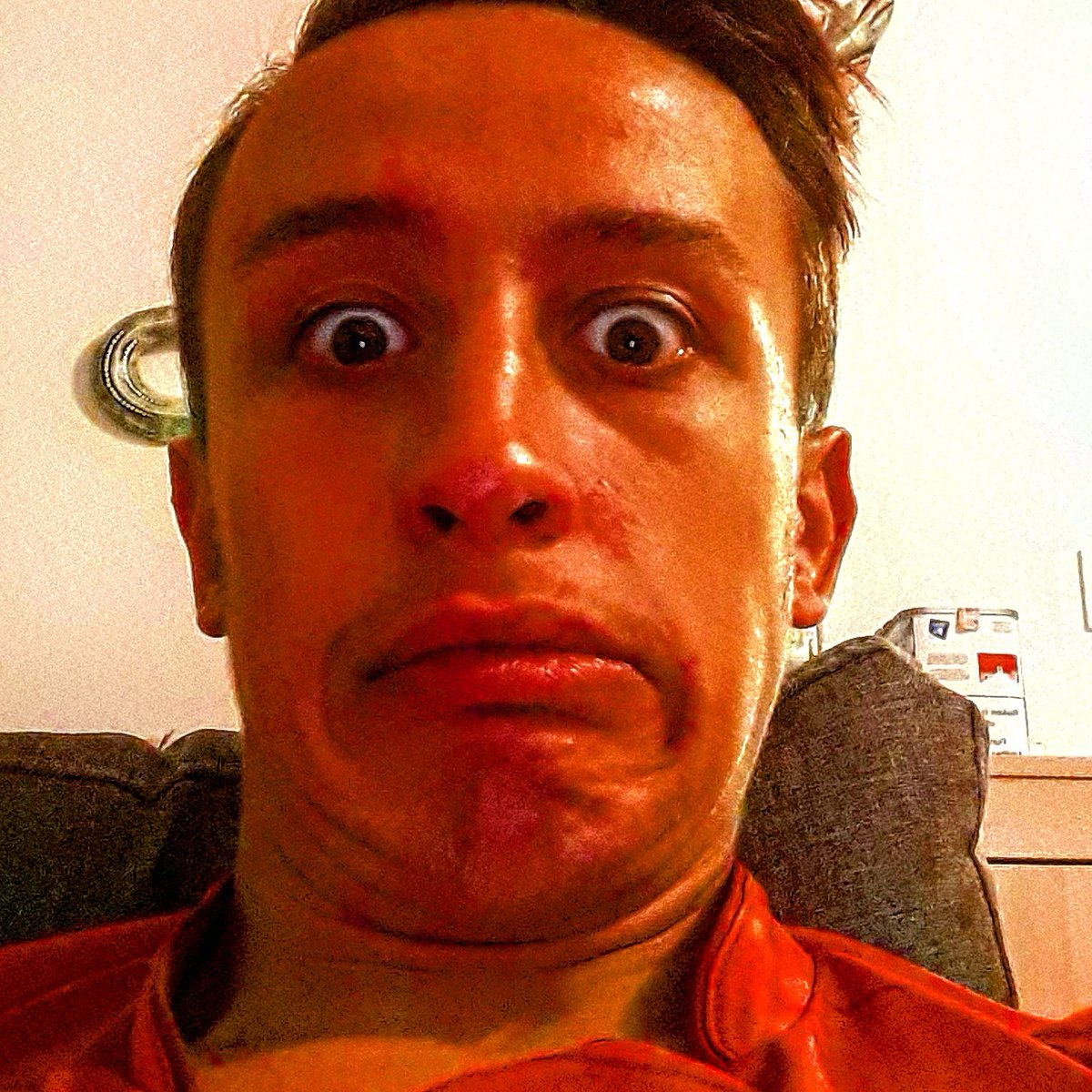 sgrnp_'s tweet photo. Quand tu doit péter mais que tu te retiens pcq t'es en cours 🍅#postmoche @Seb_Frit https://t.co/9OGxZbJTRx