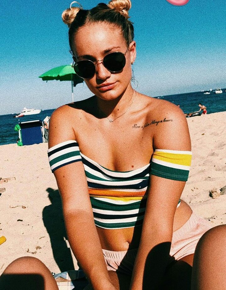 MeganFanSecours's tweet photo. vacations in saint-tropez 🌴 https://t.co/8pwRQ64pMl