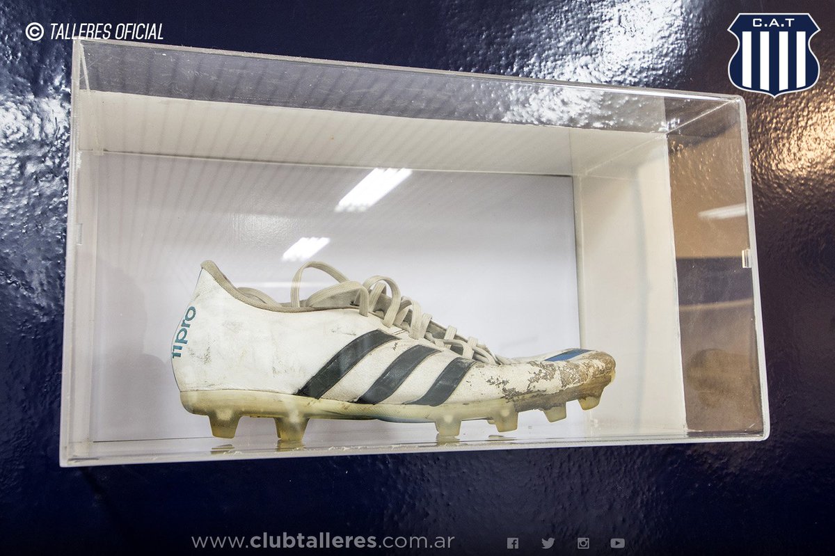 CATalleresdecba's tweet photo. Este botín está en la renovada Sede, y es con el que @PipeRamis metió ese gol en Formosa para empezar a volver... https://t.co/VJ6hF7hkUz