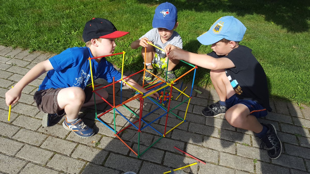 jawbreakers2017's tweet image. The @jawbreakers2017 and @Sourkeys2017 learned about and made stable structures today during Science @banburykidscamp