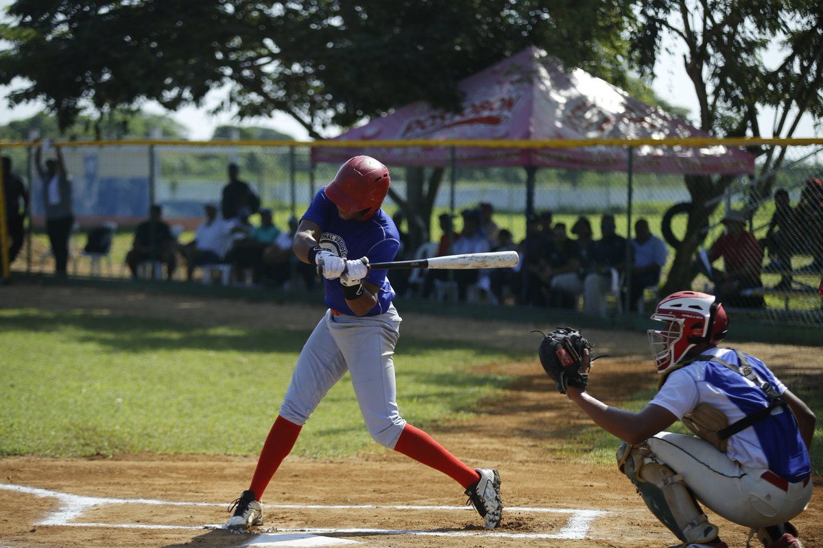 ipl_venezuela's tweet photo. Mañana de mucha acción, donde prospectos Venezolanos Dominicanos y colombianos mostraron sus #Herramientas en el showcase de #Iplcolombia https://t.co/7xzDqCp01Y
