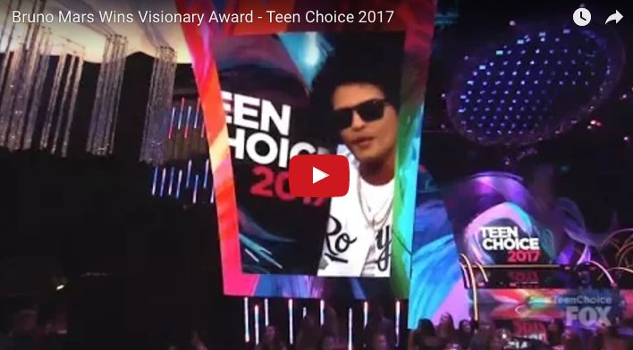 Power1051's tweet image. Congrats to @BrunoMars for winning the Visionary Award at the #TeenChoiceAwards2017 👏
bit.ly/2w6F95J
