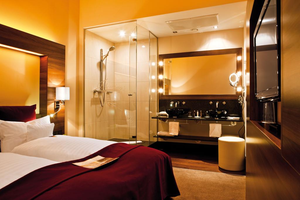 Hotel_Direct's tweet photo. Fleming’s Deluxe Hotel Frankfurt Main-Riverside – Frankfurt https://t.co/IkZAaa62I9  #Hotel #Reviews #HotelDirect .com https://t.co/5Gjw5JaiyR