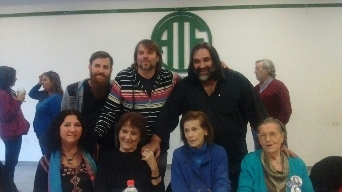 RobiBaradel's tweet photo. Homenajeamos a Taty Almeida por su incansable lucha en defensa de los DDHH. Un ejemplo para todos los trabajadores. https://t.co/55CCBpx5iT