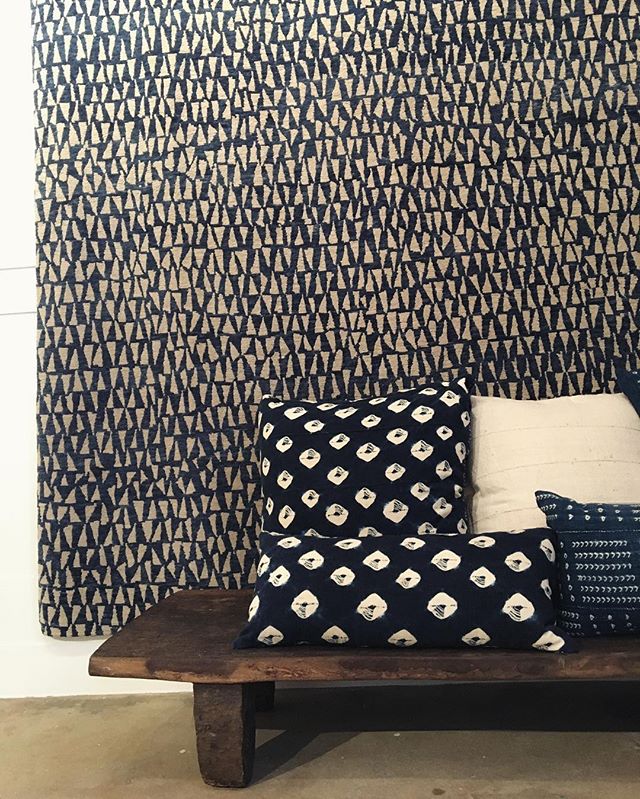 All things indigo. 🦋🌑☁️🌑🦋#Indigo #AfricanTextile #Yoruba #Vintage 📷: @josephcarinicarpets