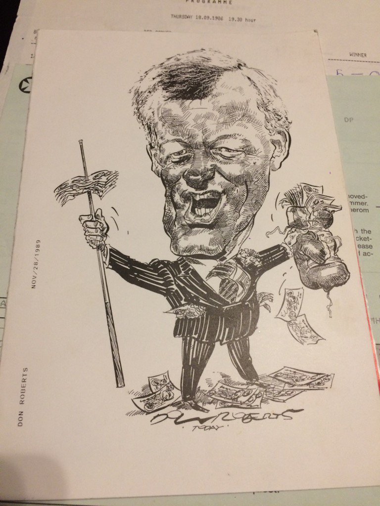AlanLevene's tweet photo. In Lpool at my Mums she got some old Boxing Stuff out Christmas Card @BarryHearn @MatchroomBoxing #1989 #DonRoberts https://t.co/sNof9N9jmR