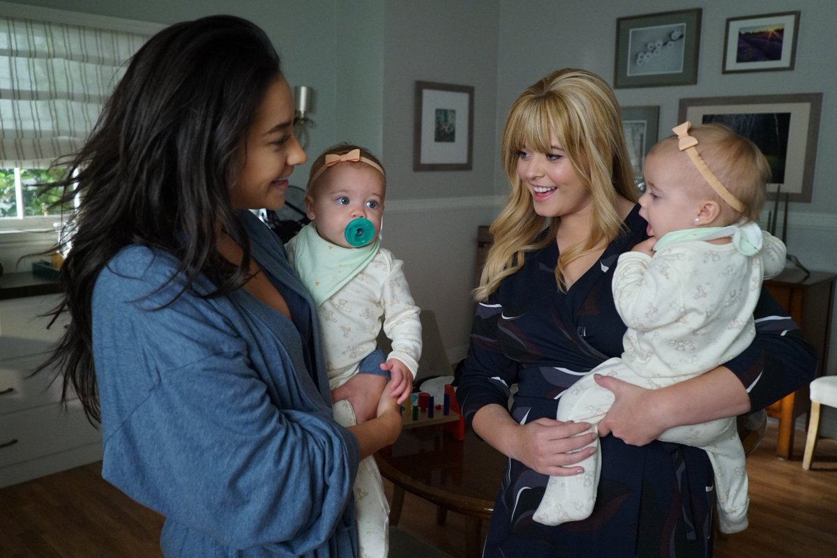 AMoravcov's tweet image. #EmisonFamily 

my four favorite girls in the entire universe ♥