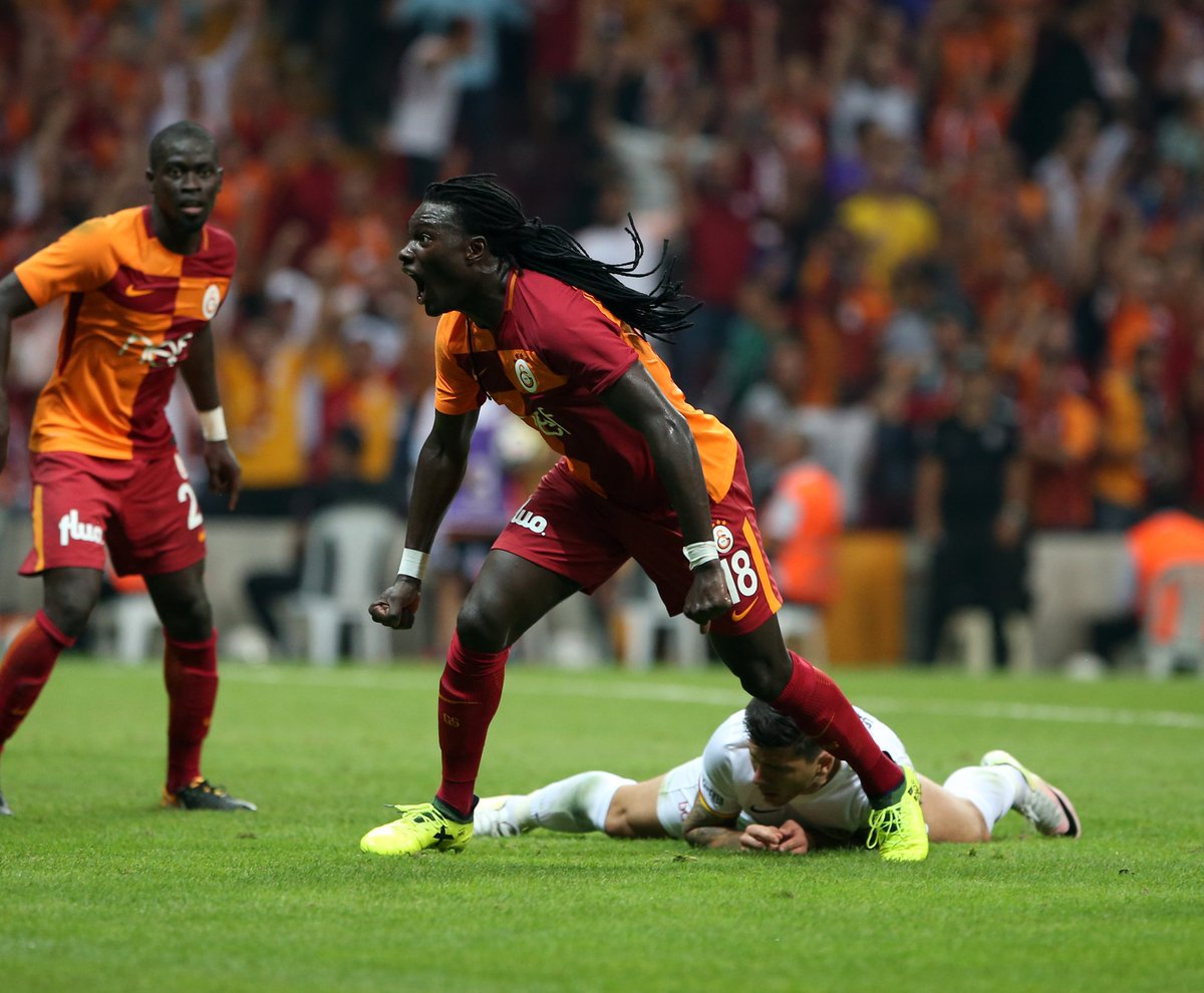 ultrAslan's tweet photo. GOMIS: Marsilya güzeldi ama burası bambaşka bir yer. https://t.co/4EIiXfnHuh