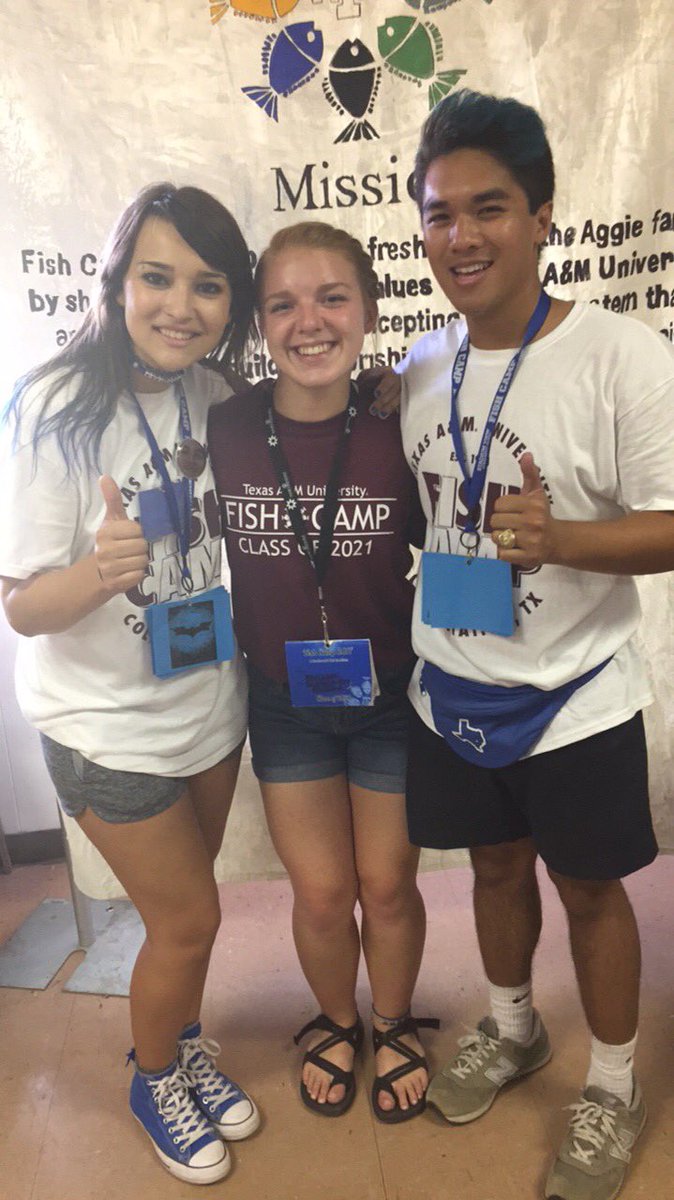 TylerBBatts's tweet photo. I lost my voice, made some friends, and fell in love with being an Aggie 👍🏼#TAMU21 #FishCamp2017 https://t.co/uCVfzcDV9V