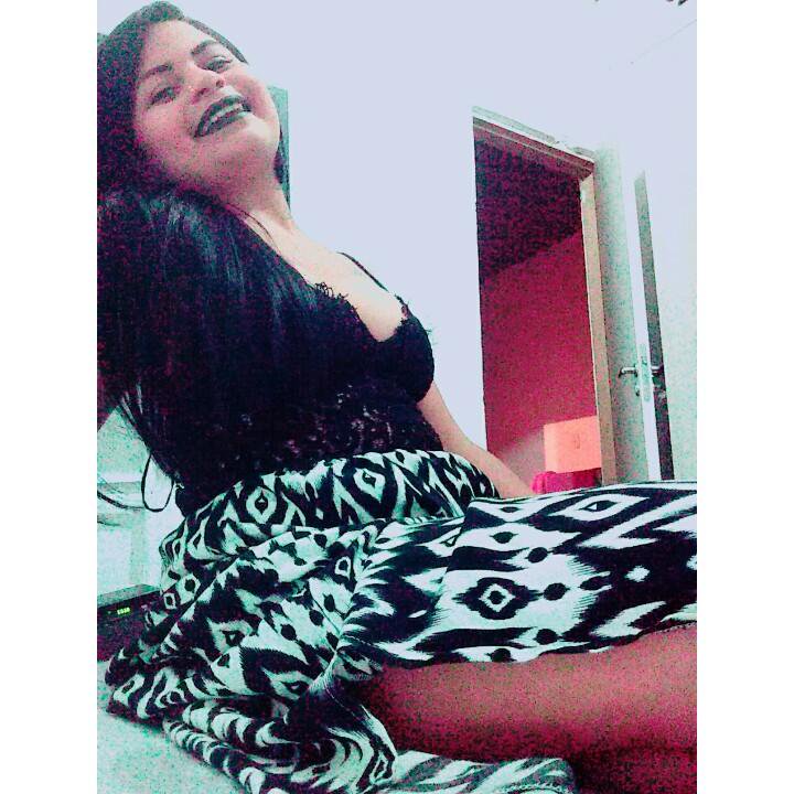 _Hemilly19's tweet photo. No meio da encruzilhada eu vi uma moça a gargalhar, era a 7 Encruzilhadas no reino a trabalhar. ❤💃🏽🍷 https://t.co/9jWxmx913r