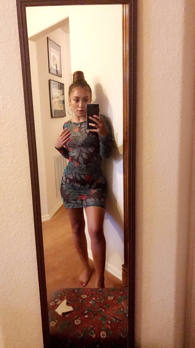 reapbri's tweet photo. feeling like megan draper https://t.co/F3MGjkb9WG