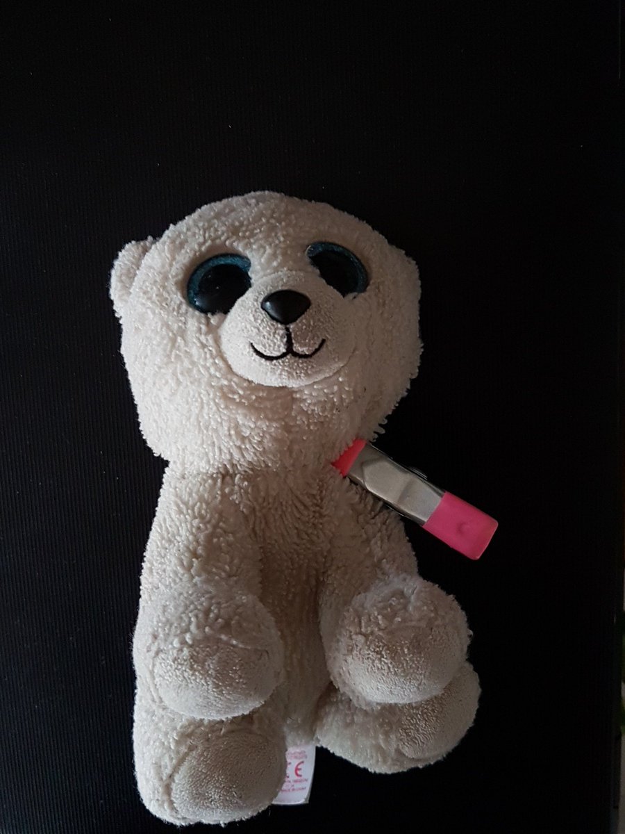 UrbanTwinMommy's tweet photo. "Mummy, she's going to DIE if you don't fix her". Polar is now recovery from emergency surgery, hopefully there are no complications #BearDr https://t.co/5bz0qZWHL5