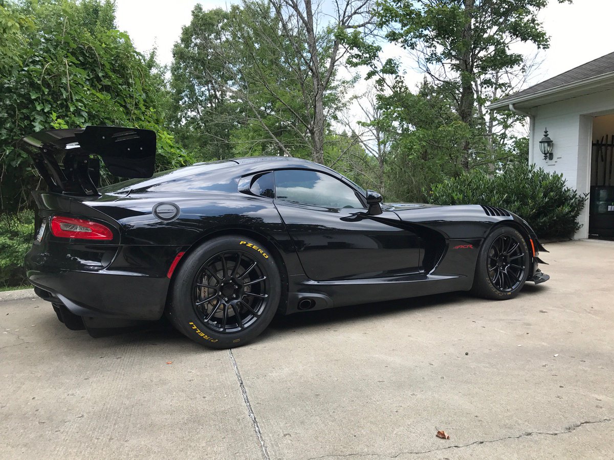 ForgelineWheels's tweet photo. Is this #ACRextreme enough for you? Luke’s #Dodge #Viper looks edgy on #Forgeline #monoblock #GTD1Viper wheels! https://t.co/Zbdi6sG95f https://t.co/nB1490ptTh