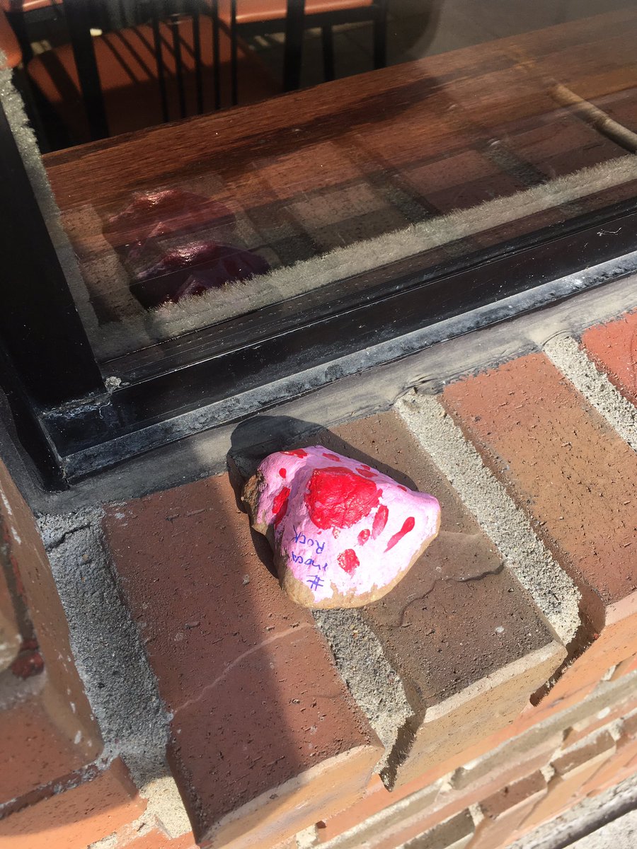 The_Bearmojo's tweet photo. Found a #mocorock today. Left it in it's spot, I know it will go to a good home. :) https://t.co/VzmAvFYQLg