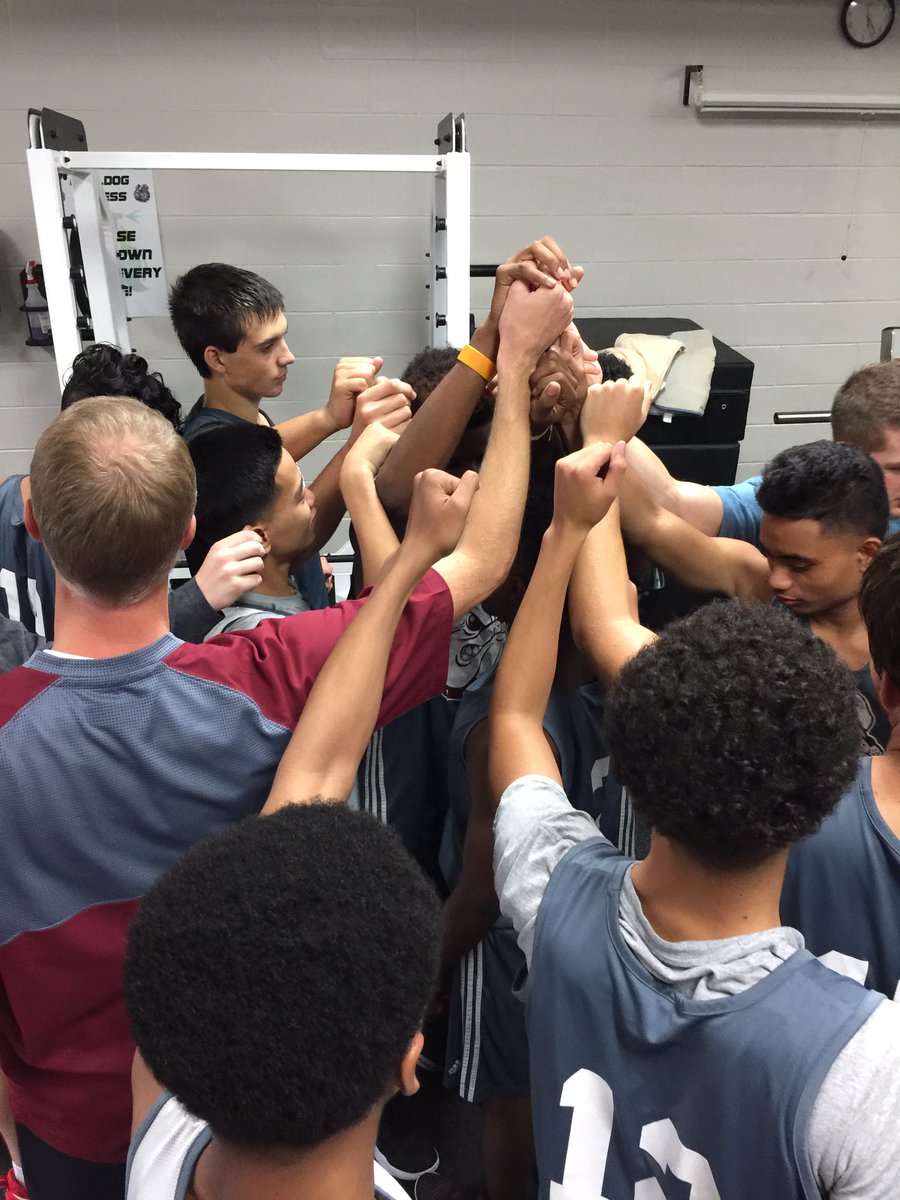 SDALE_Hoops's tweet image. Great to be back! Bulldogs were grinding today. #recommit