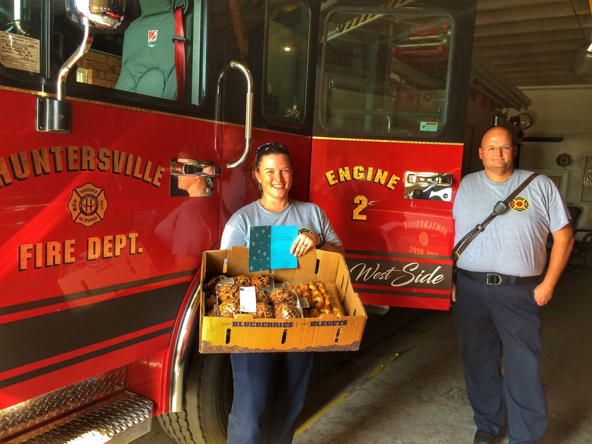 Huntersville_FD's tweet photo. @HuntersvilleGOV @charncfirefeed @MetrolinaAlerts @WBTV_News @FOX46News @wsoctv @wcnc @ncfirefighters @SpecNewsCLT @WCCBCharlotte @FireNews @CFPalerts Homeowner from Prairie Rose Ln fire dropped off goodies AND a thank you for FF Aprill who saved the wedding dress! #CustomerService #Salvage https://t.co/EwcnG11yyi