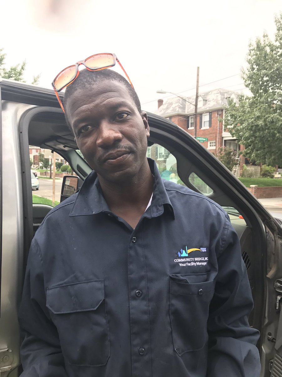 NataleeSnider's tweet image. Thx #communitybridge for cleaning and clearing our triangle @ Kansas Ave.  Now working on NPS to clean #FortSlocumPark