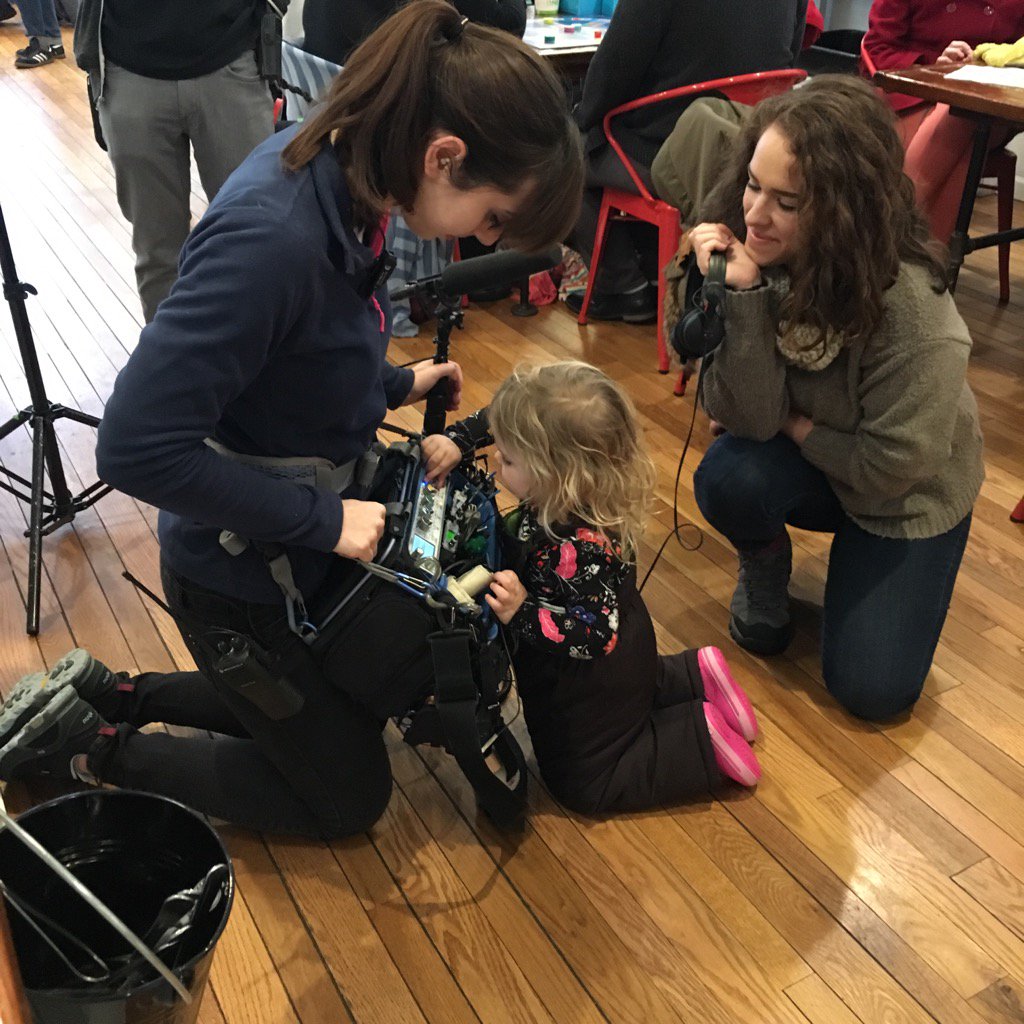 FreeRangeSound's tweet image. Tune in2 @FoodNetwork 10pm 2NITE 4 premiere of #IHartFood mixed by #GoTeamFRS! Easy 2 make friends on a food show 😜