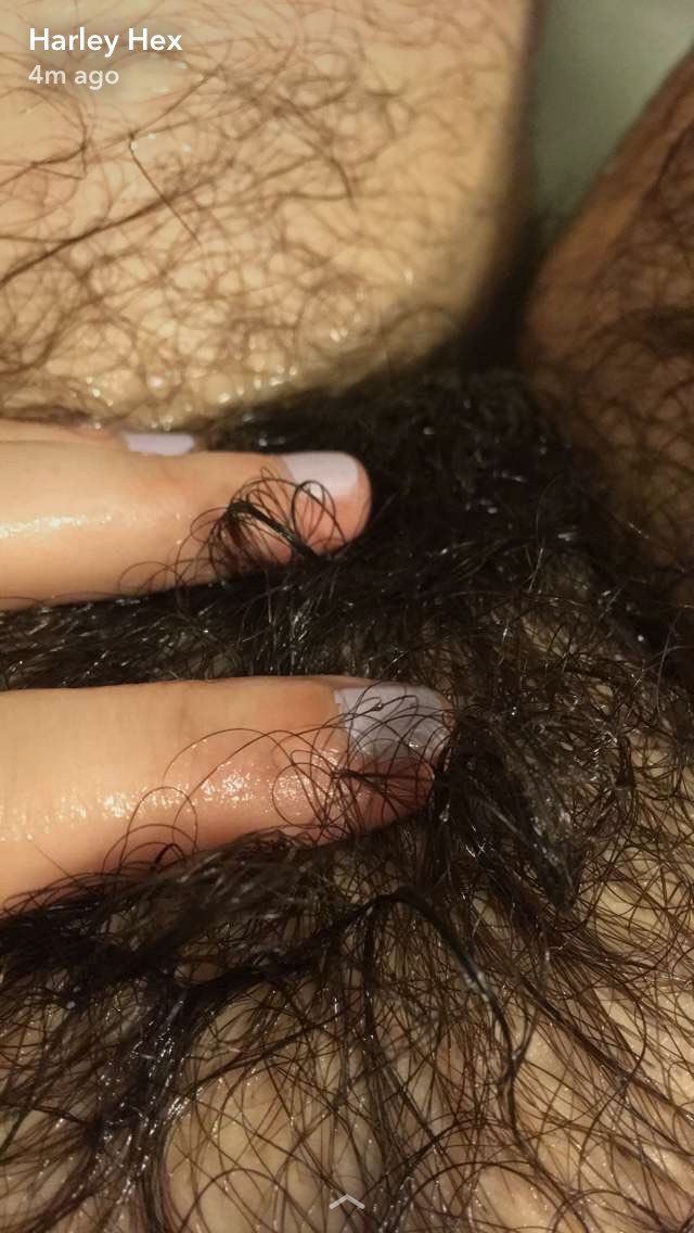 2 pic. Reminder that my birthday is at the end of the month and you can totally send me some gifts! 🎁 🎂 https://t.co/xh1Vui8fHX https://t.co/TpWWAVp6Qj
