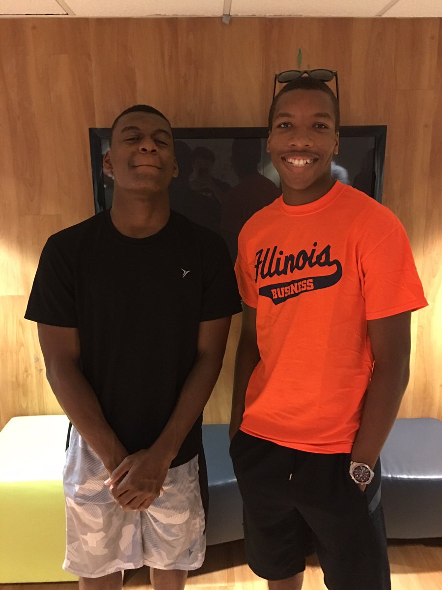 mike_allday1's tweet photo. Happy birthday bro🎉 I hope your day is as lit as U of I is about to be😈 @doughowardd https://t.co/eVQKqfV5nH