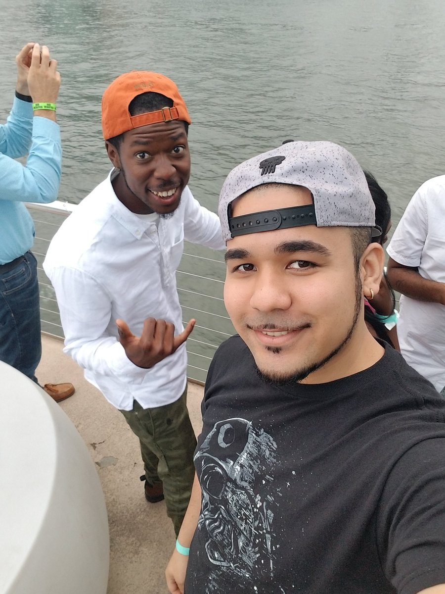 TeQreation's tweet photo. 🤳 This past weekend w/ Homie @Salute_LtBilLz 🤜🏼🤛🏾 🛥 🗽 #sincejuniorhigh https://t.co/0sWMgMptRN