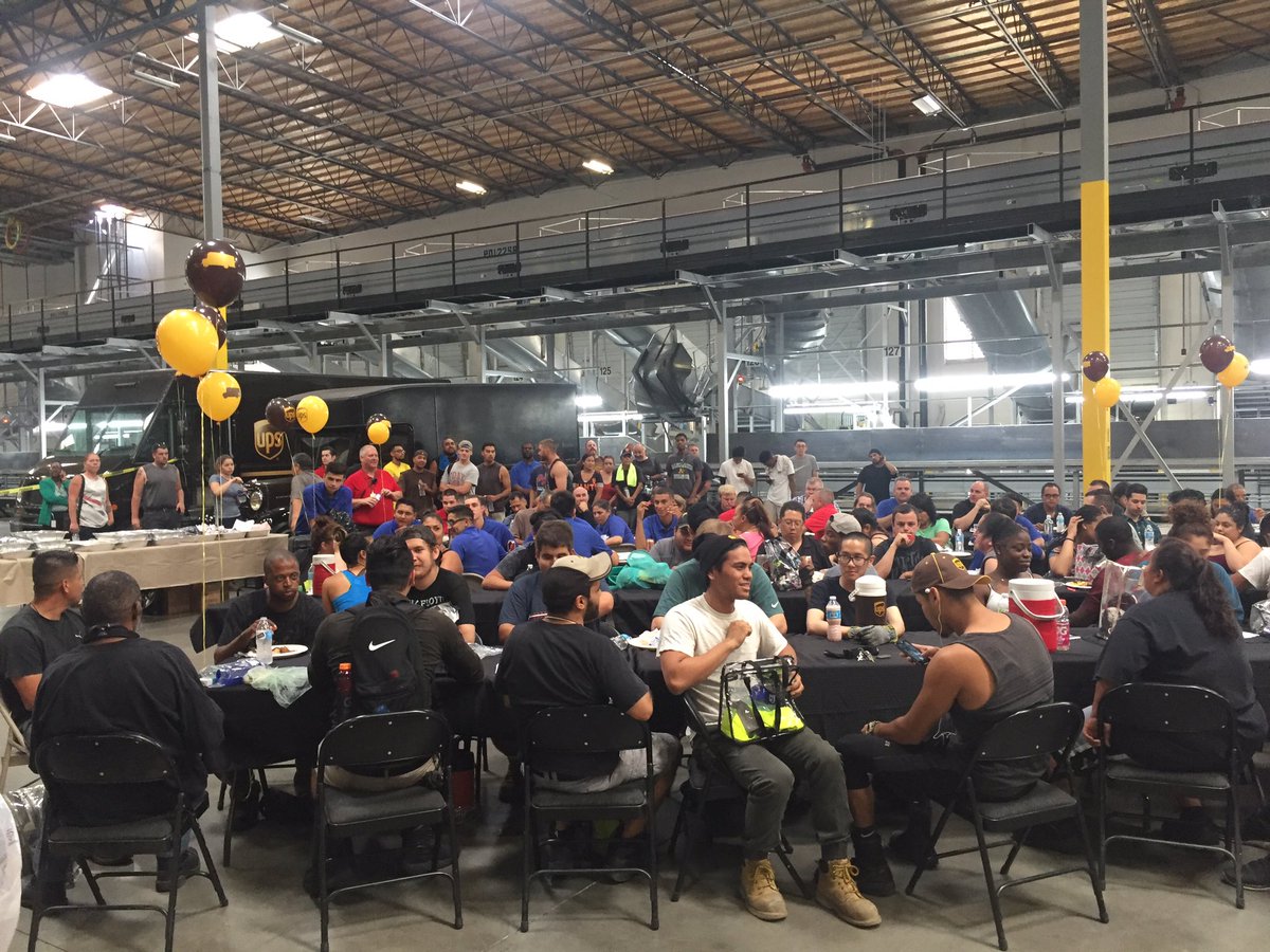 SalMignano's tweet photo. Twilight team ready for their first sort in the new Lathrop hub! https://t.co/SIgaKbKTBF