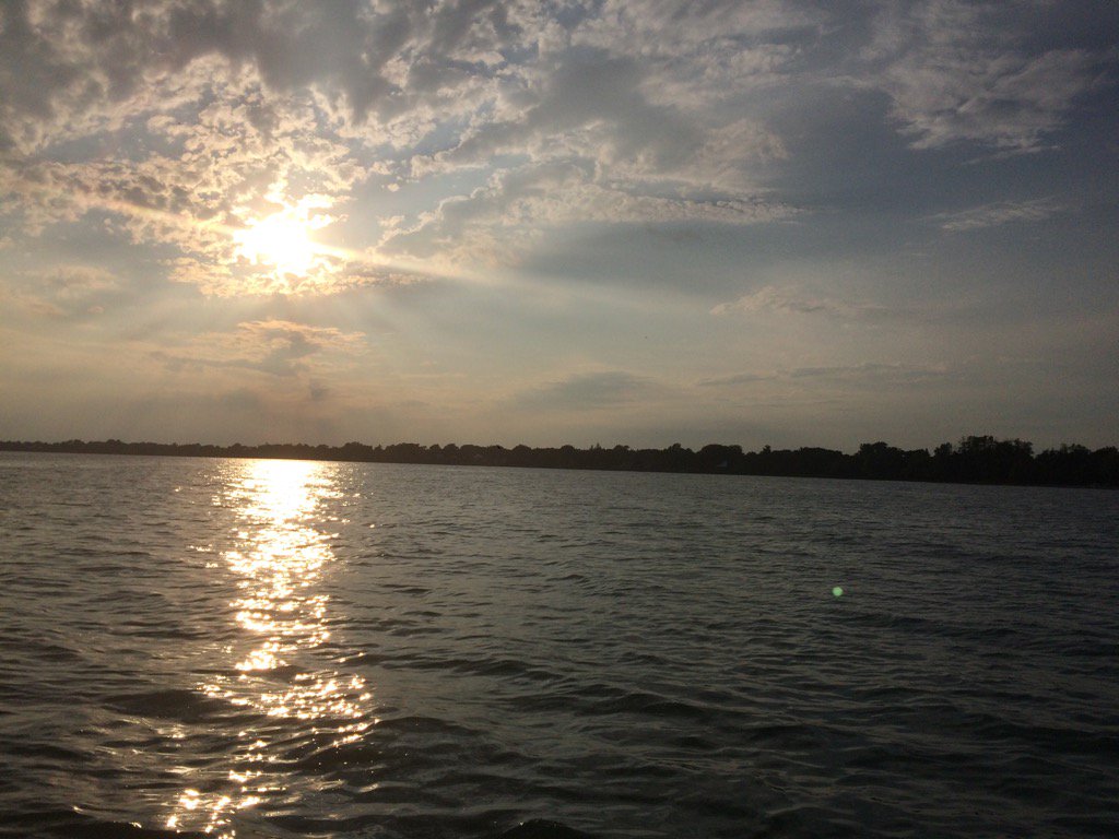 Ladyfishbio's tweet photo. My office for the evening- open coast, Lake O, Wellington, Ontario. #LakeOntario #DFO_science https://t.co/x5fiSin0XW