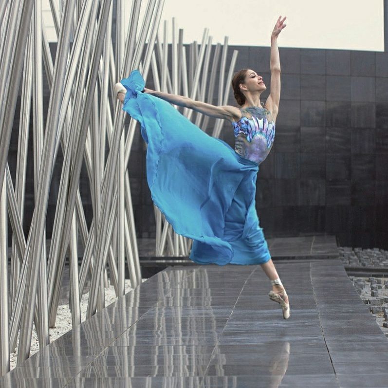 prrenico's tweet image. Picture by Pelayo González Fotografía  leotard @maldiredancewear #monday #marlenfuerte #ballerinalife #picoftheday #insta #instadance ❤️🌹❤️