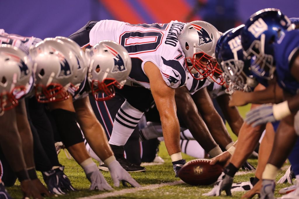 Patriots's tweet image. RT to enter to win tix, field passes + hospitality for #NYGvsNE c/o @CarMax! RT to enter.
#PatsPracticeYouWin Rules: bit.ly/2wK40dr