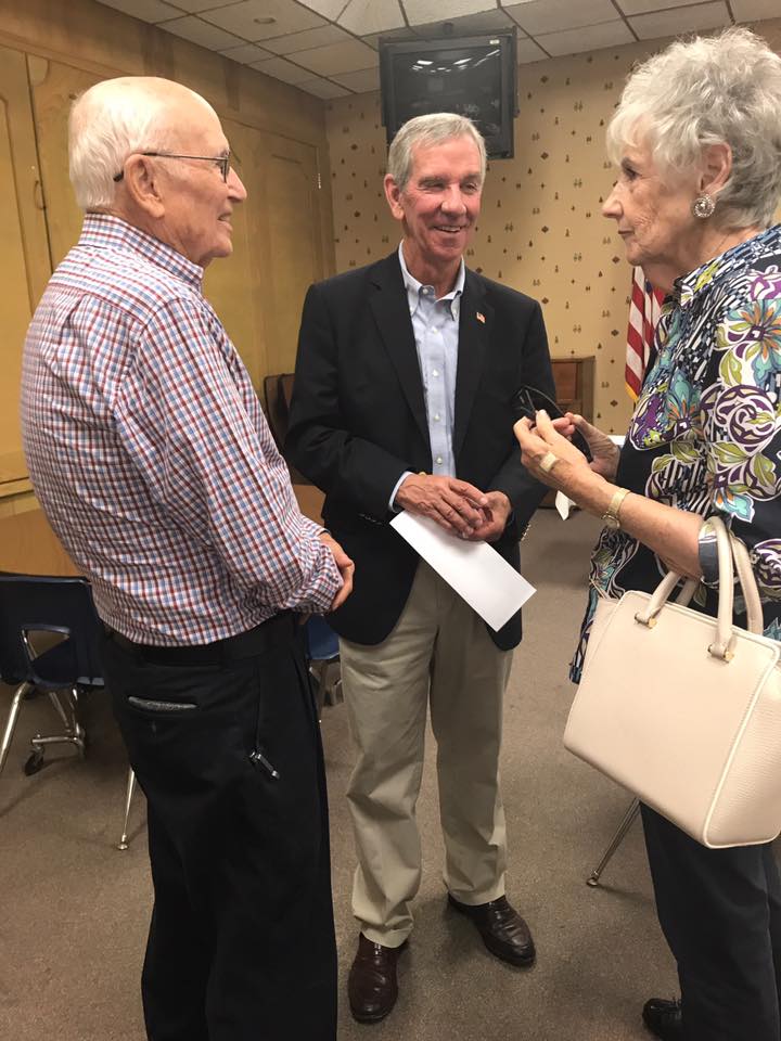 MikeCanon431's tweet photo. Had a good time meeting with members of the Howard County Republican Club in Big Spring, TX today. #howardcountytx #republicanclub https://t.co/g5yGZT6xlT
