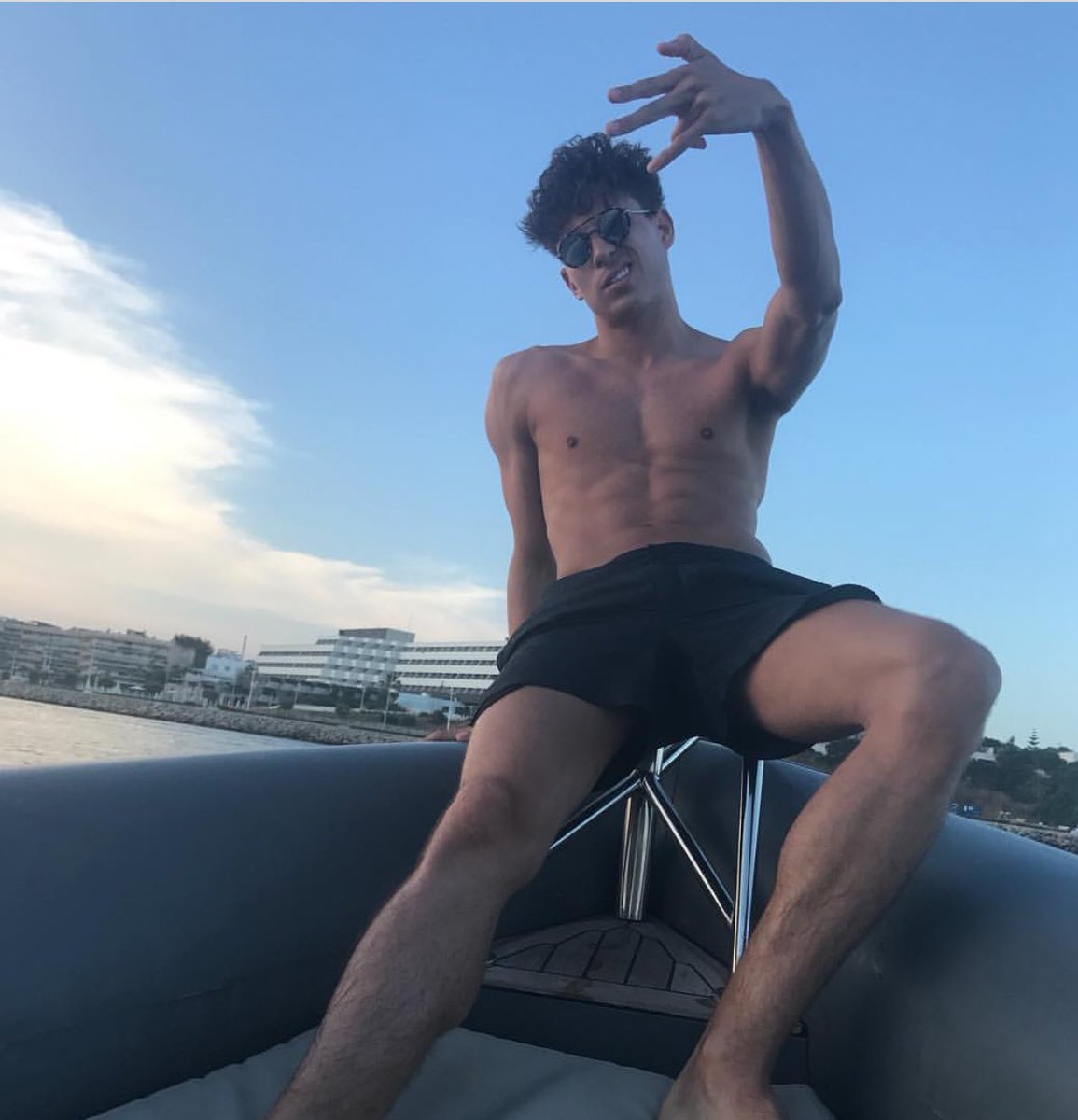 renaescottt's tweet photo. @JoeyEssex_ think I'm obsessed😍😍😍😫 https://t.co/cyM8PHLnca