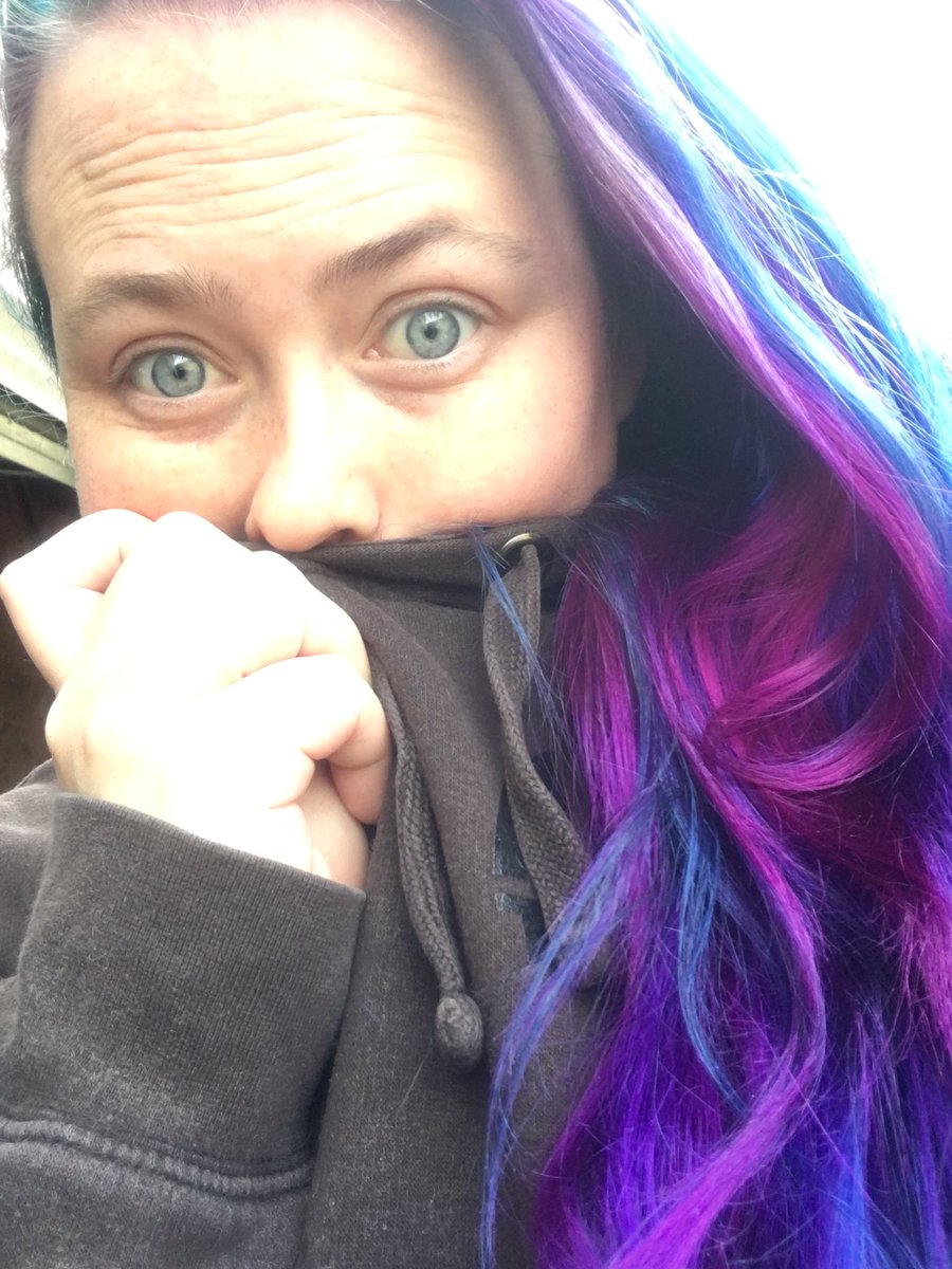 llmiller89's tweet photo. So excited to be wearing a hoodie😍🍁🍂 #comeonfall #autumn #fall https://t.co/hYn6Ta3wGp