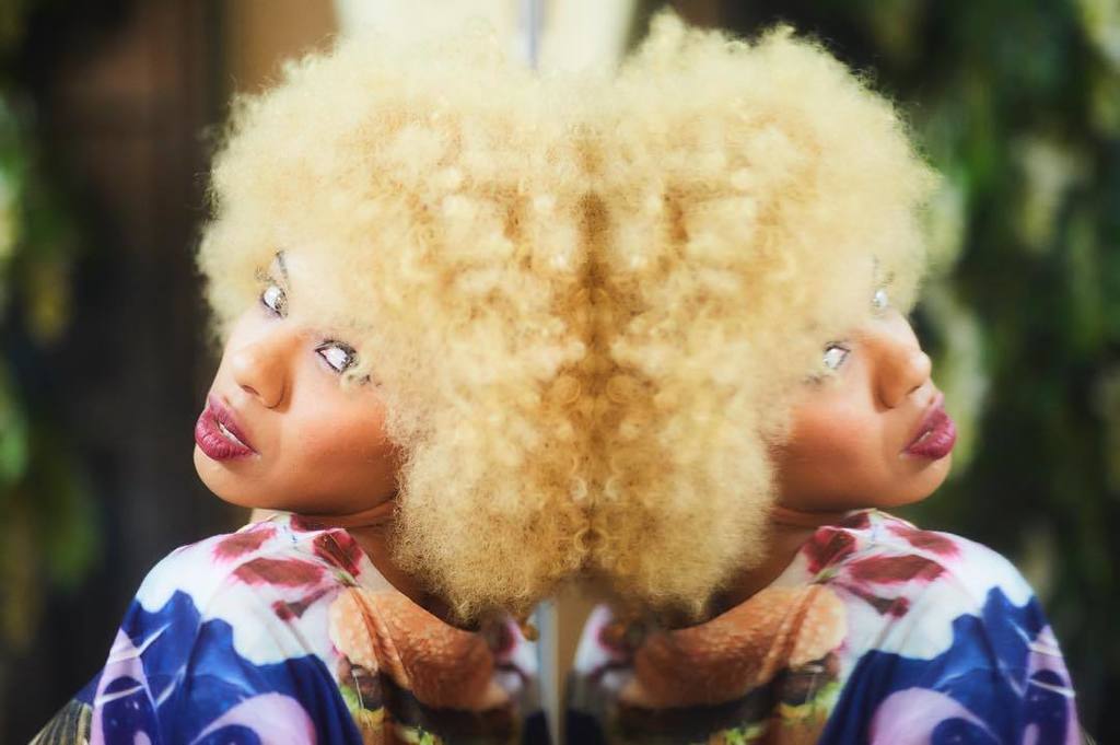 KungFuBreakfast's tweet image. Double trouble Queen of Cool @lexluofficial at kungfubreakfast.com #lexlu #kungfubreakfast #beauty #babesofins… ift.tt/2uIvu1U