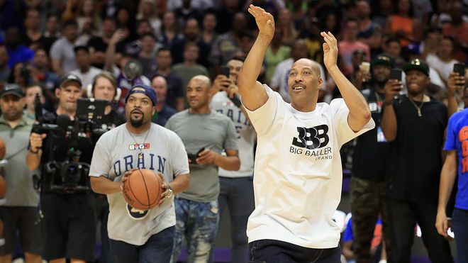 OnSMASH's tweet photo. LaVar Ball takes another L... this time from Ice Cube
#4PointChallenge https://t.co/hF2gReP3Ka https://t.co/aj8lkbOIqx