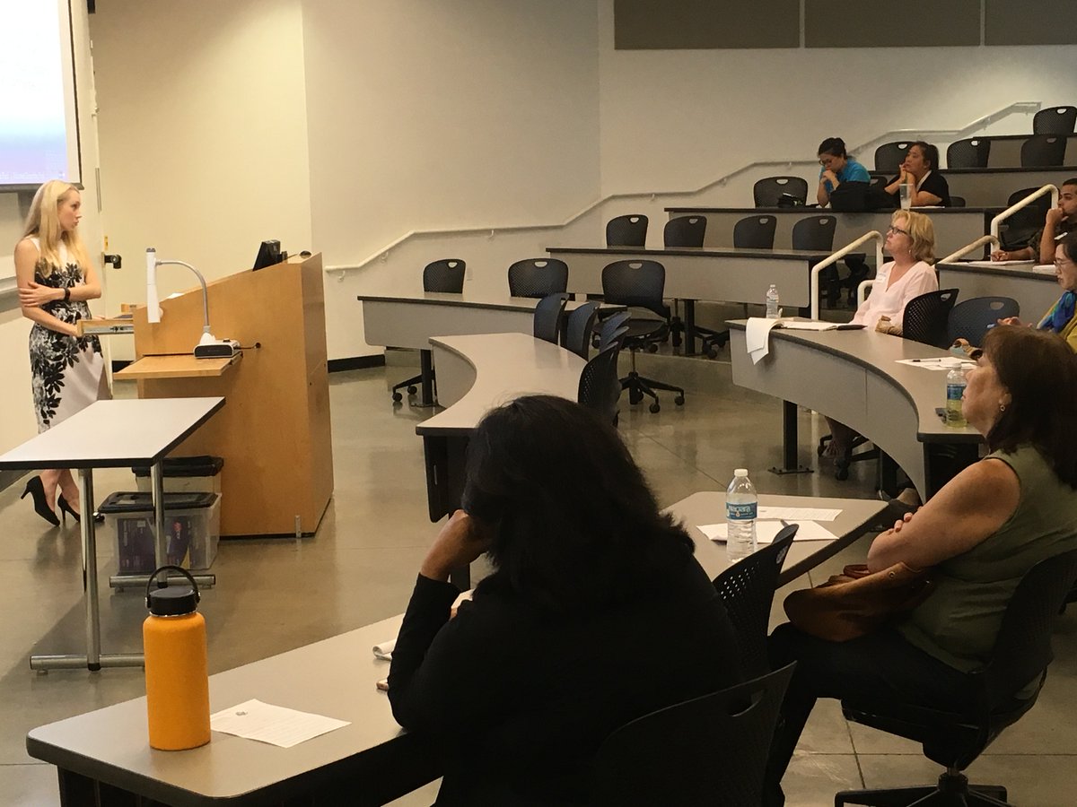 CSUFGianneschi's tweet photo. Audiences are ready to apply for grants!
Check us back tomorow for GSSN 2017 Classes.
https://t.co/3cFr90PhvM…/SummerSchool/Course-Schedule https://t.co/tIl9H2hBa7