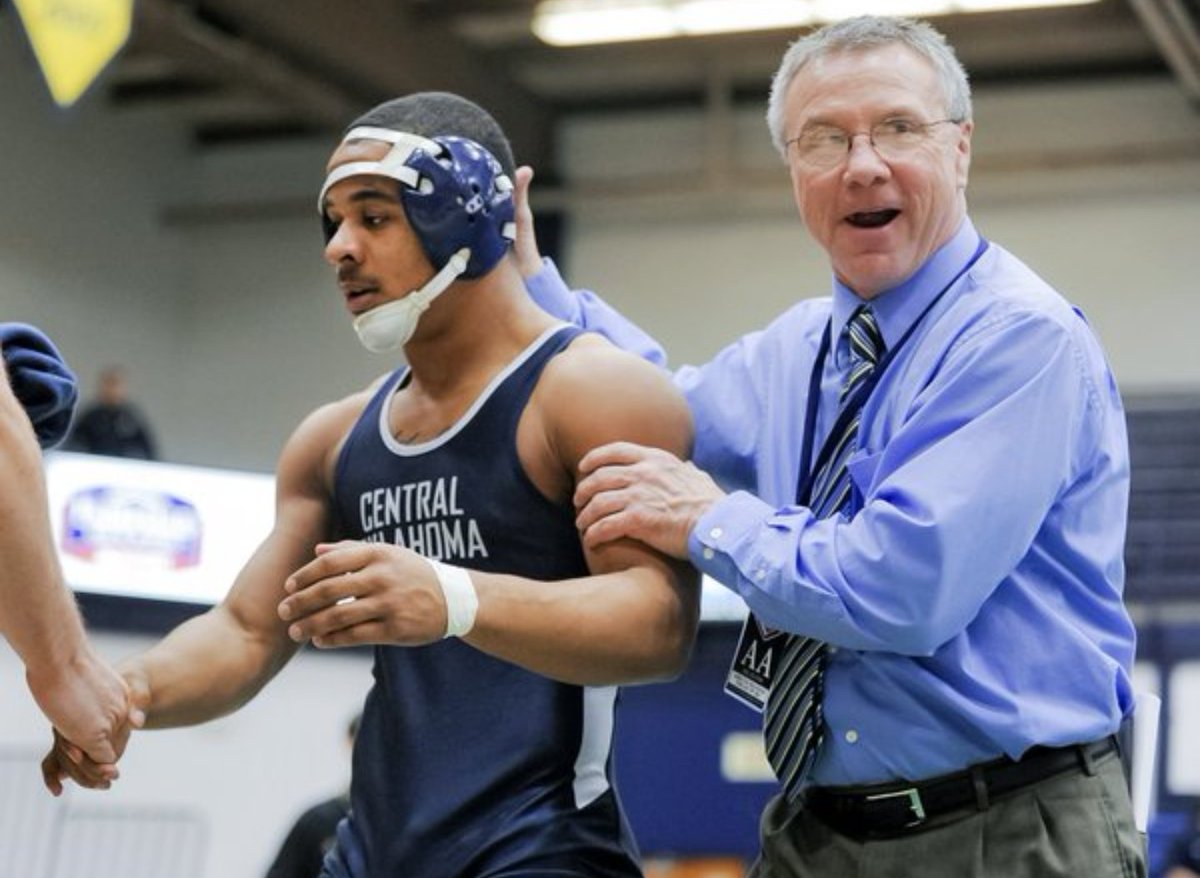 UCO Bronchos tweet media