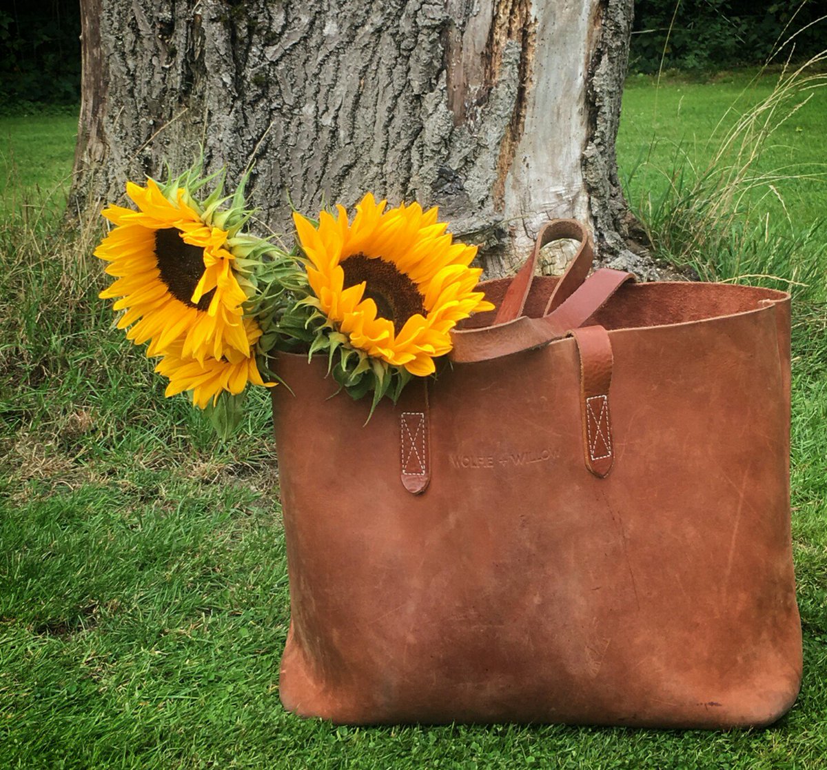 Are you looking for a beautiful bag ? Our Amberley tote is perfect . #Tote #totebag #stylish #mummybag #changingbag #leather #bohostyle