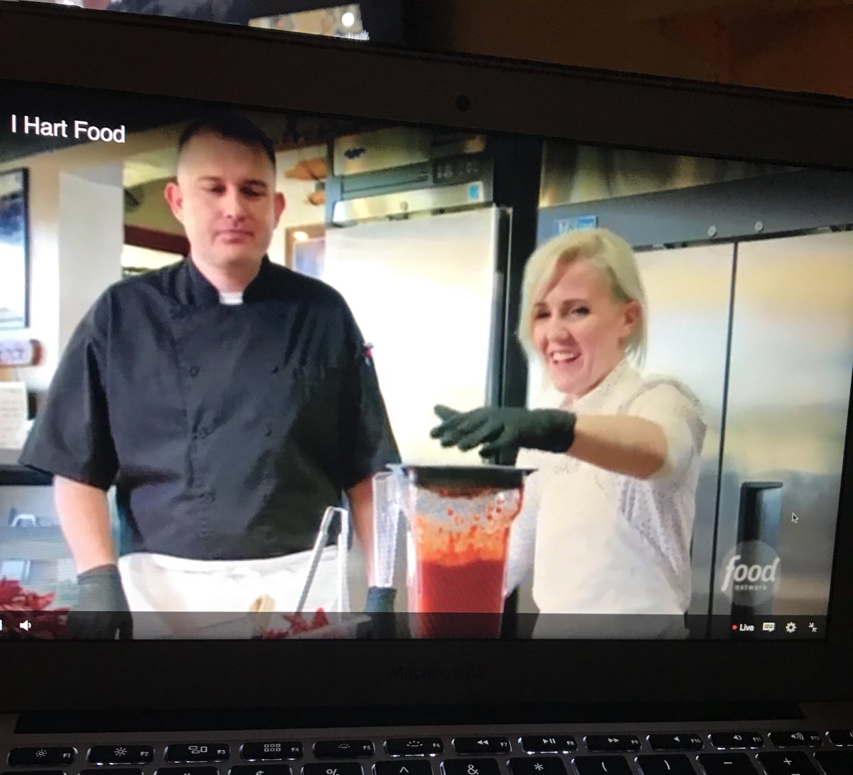 MsCateM's tweet photo. Watching @Harto on I Hart Food! @FoodNetwork better give her anything she wants! #ihartfood https://t.co/gjErUf3fbx