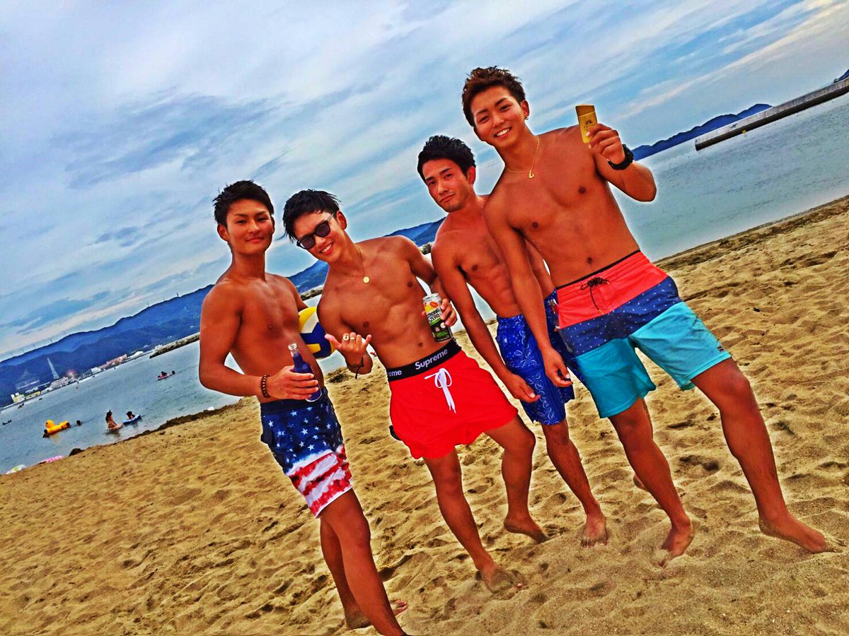 tyuuki24's tweet photo. 久々の海やったー https://t.co/vJuWFhGVpE