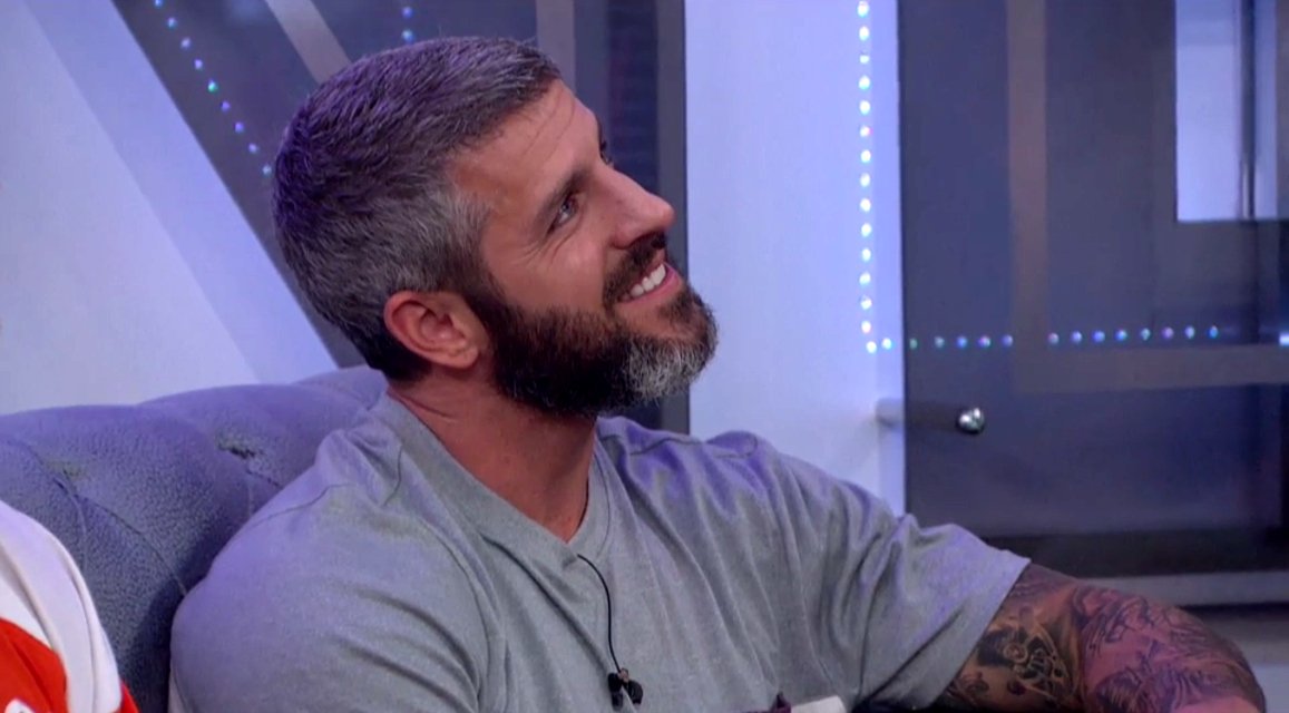 89razorskate20's tweet photo. Week 7, RT &amp; LIKE If You're Team MATTHEW! #BB19 https://t.co/ZZbQsVwnU2