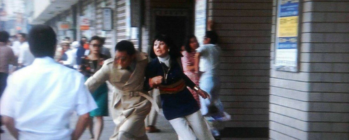 やーさん Twitterren 資金源強奪 ロケ地探索 清元武司 演 北大路欣也 が園田冴子 演 小泉洋子 を阪神電車 尼崎駅でさらう やーさん Twitterren 資金源強奪 ロケ地探索 清元武司 演 北大路欣也 が園田冴子 演 小泉洋子 を阪神電車 尼崎駅でさらう